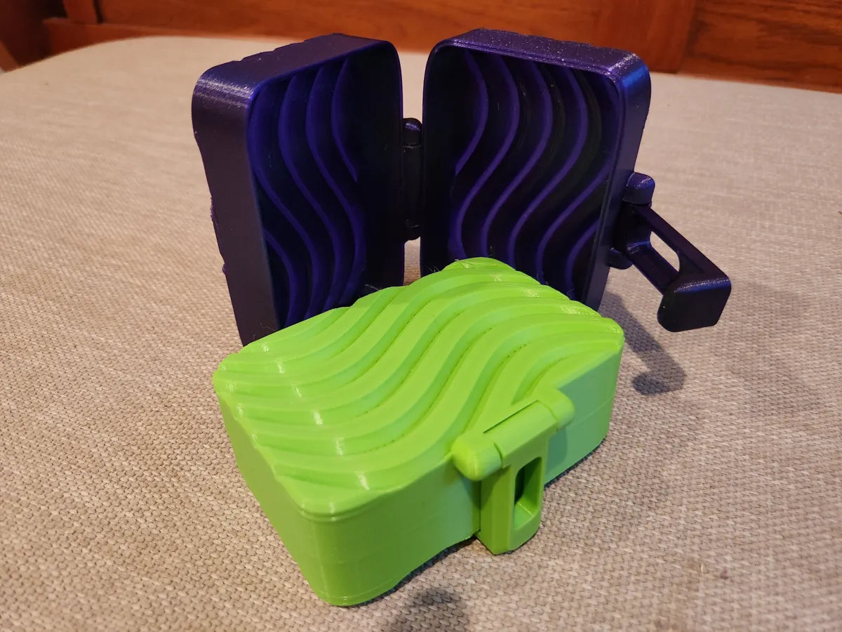Travel soap box open