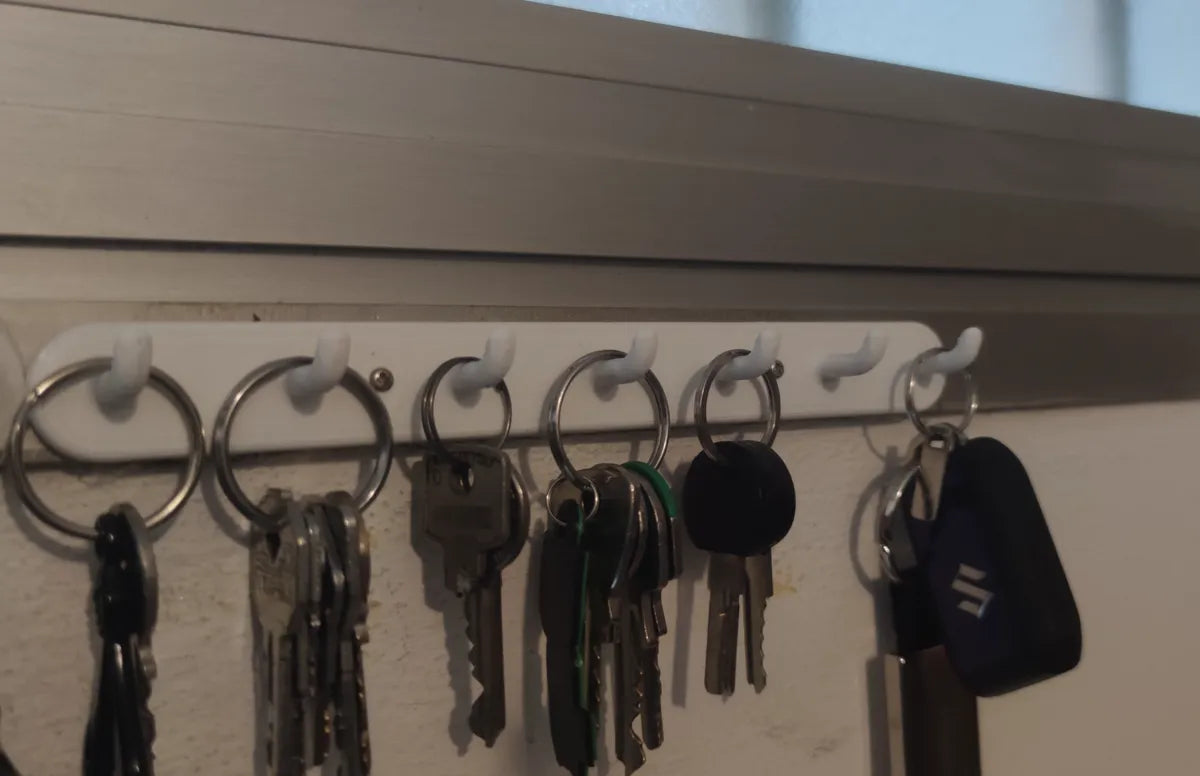 Wall key holder