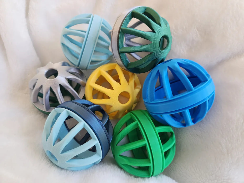 Twist and treat ball cat toy