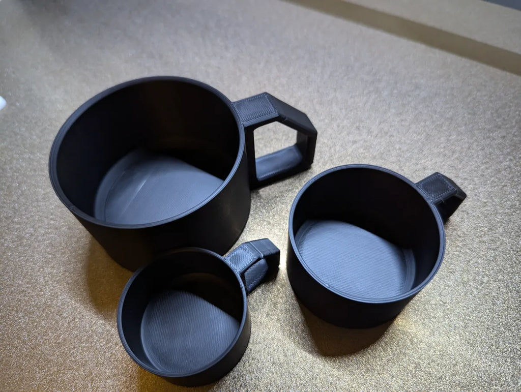 Kibble scoops in three sizes