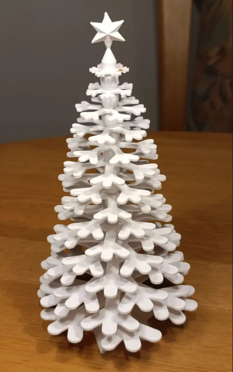 Stacked snowflake tree
