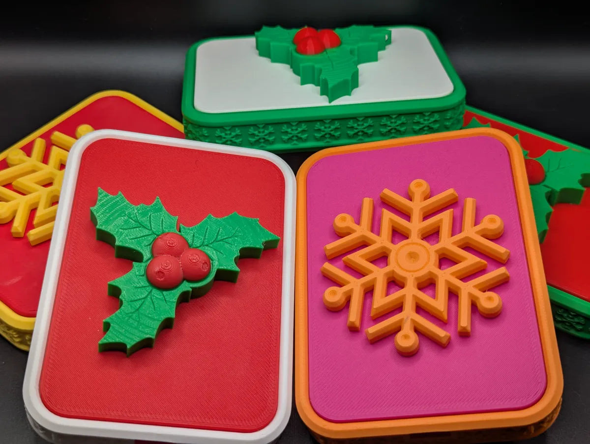 Gift card box with holly knob