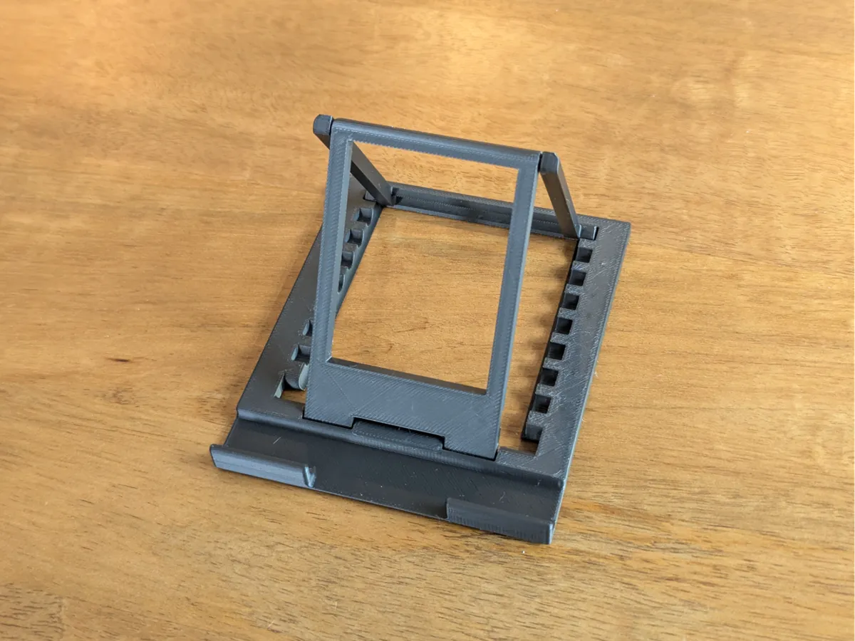 Folding tablet stand