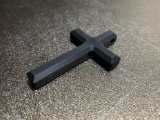 Cross pendant necklace